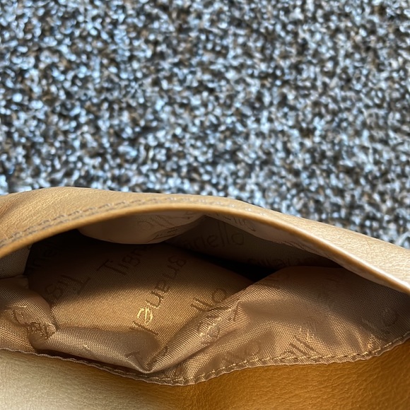 NWOT TIGNANELLO GENUINE LEATHER PURSE - Picture 5 of 8